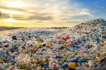 COPs2019-PR-PlasticWasteWithLight